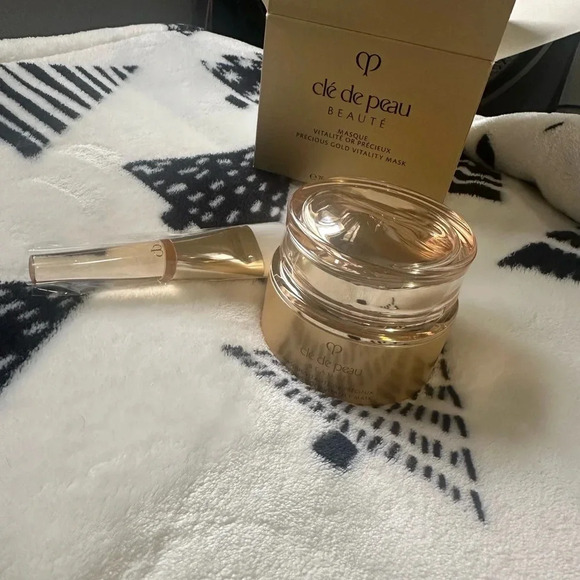 NEW Clé de Peau Beauté Precious Gold Vitality Mask - Picture 5 of 6